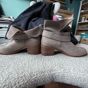 Ugg ankle booties - unlined